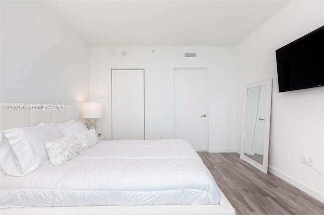 Building Photo - 1300 S Miami Ave