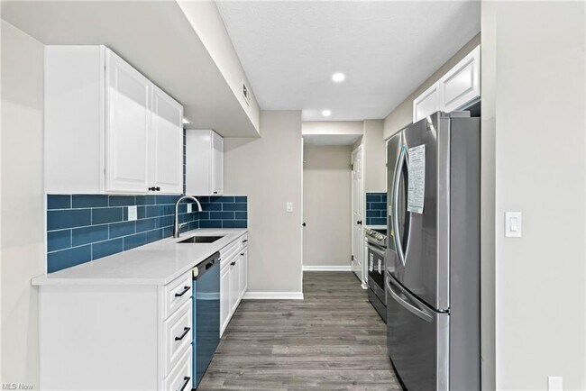 Building Photo - 22300 River Walk Ln