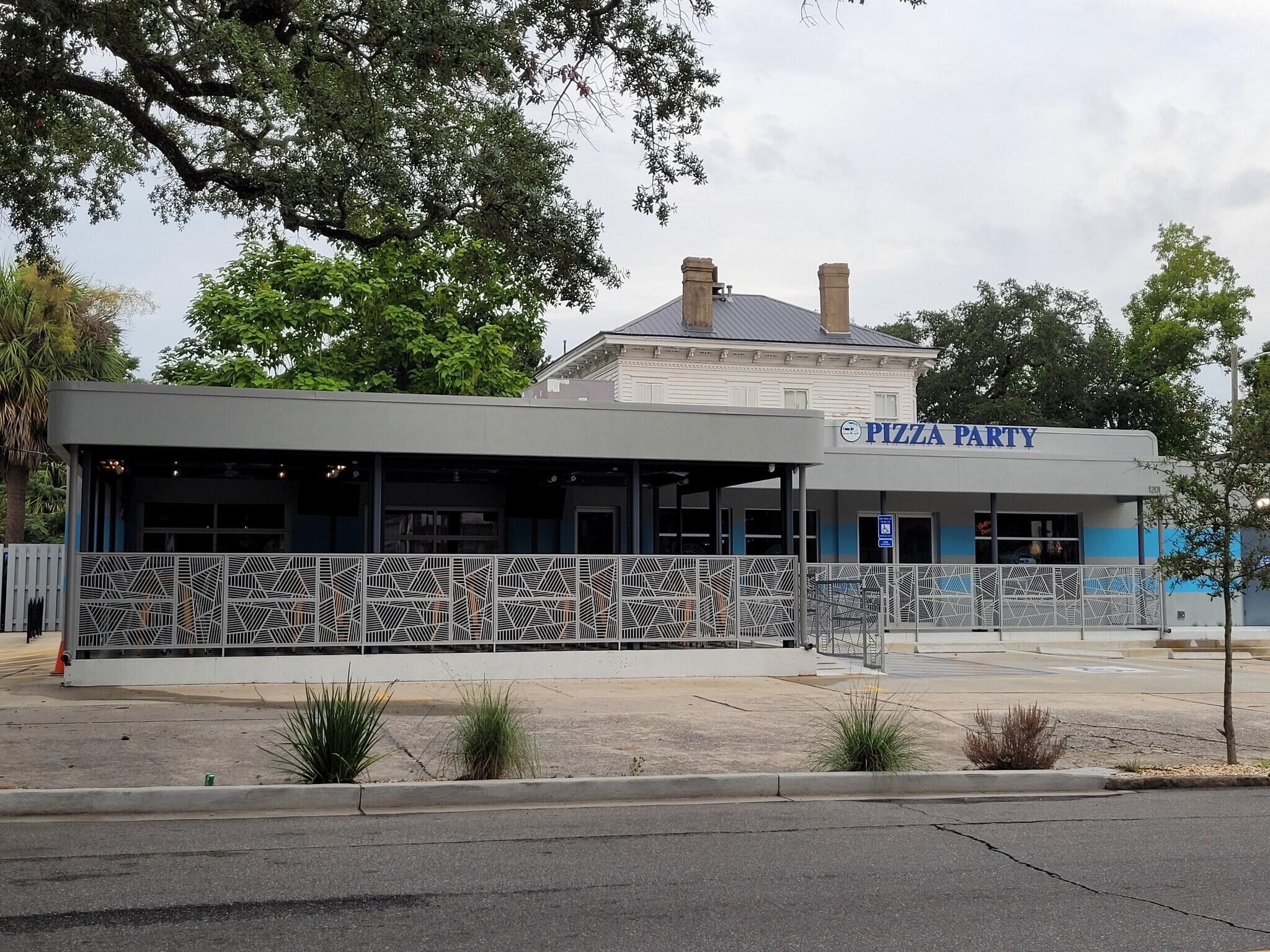 Treylor Park Pizza Party - 2 blocks away - 1217 Java Pl