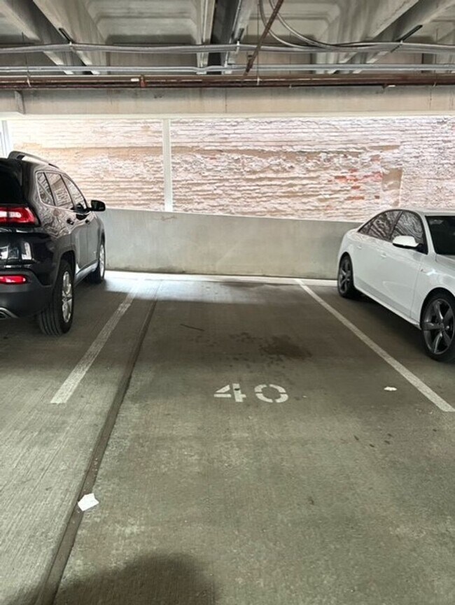 Building Photo - 160_WALL