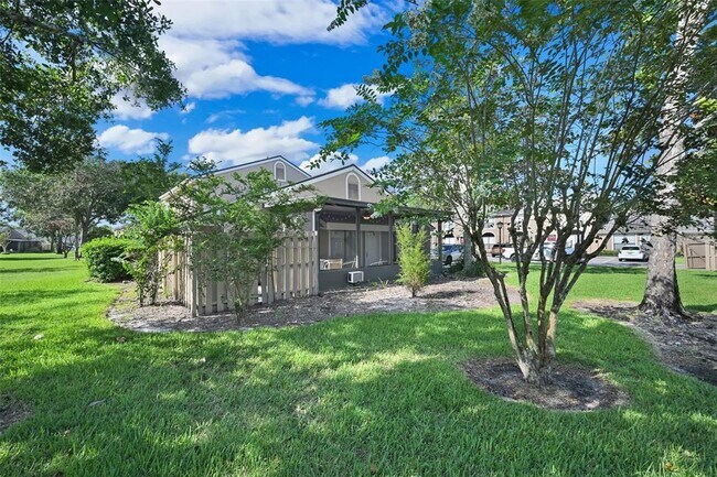 Building Photo - 601 Casa Park N Ct