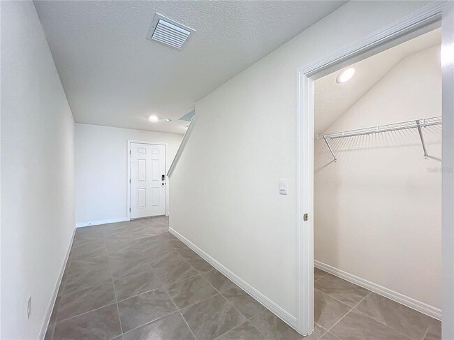 Building Photo - 8645 SW 45th Ct