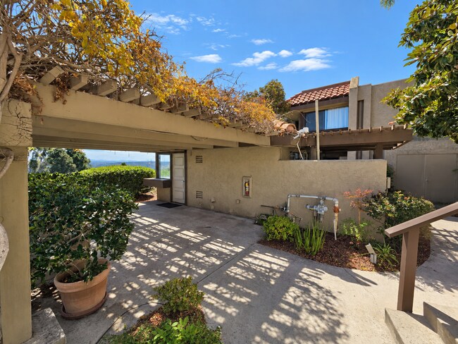 Building Photo - 13787 Mango Dr