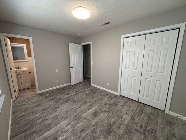 Building Photo - 1404 Clay Ave