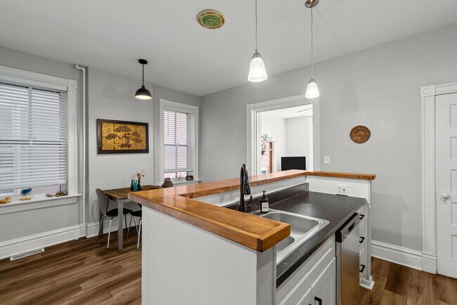 Building Photo - 2819 Shenandoah Ave