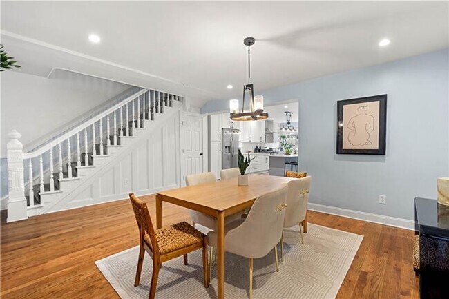 Building Photo - 1207 Linden Pl