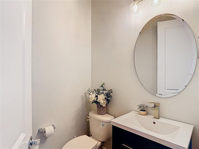 Building Photo - 6485 Shimmering Shrs Ln