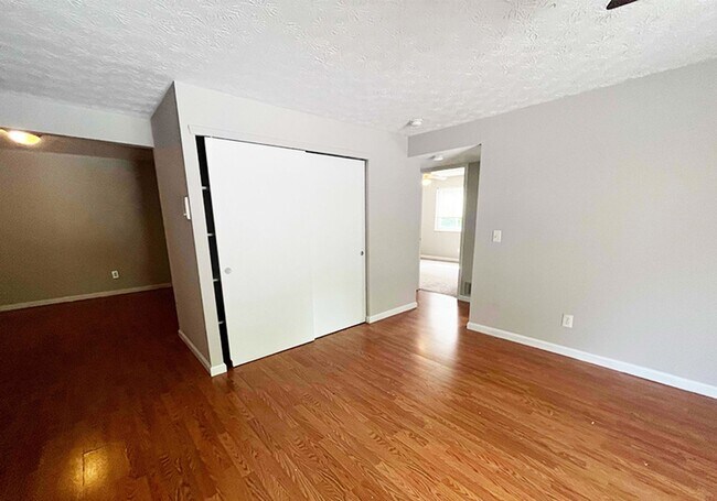 Building Photo - 525 Lowell Ave