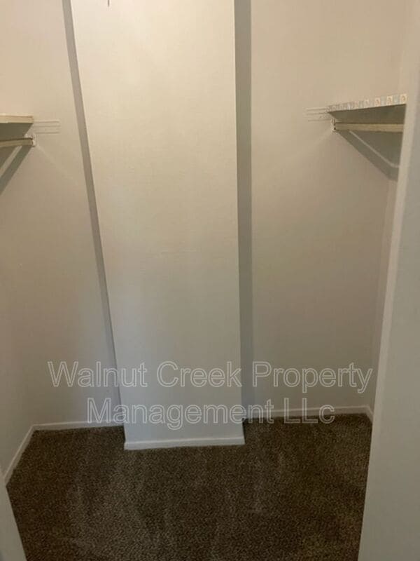 Building Photo - 5520 Beavercrest Dr