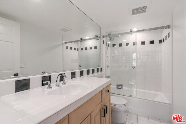 Building Photo - 2370 Brookshire Ln
