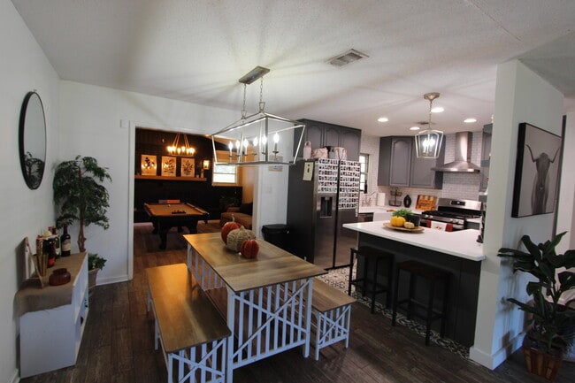 Building Photo - 41 Moriarty St NW