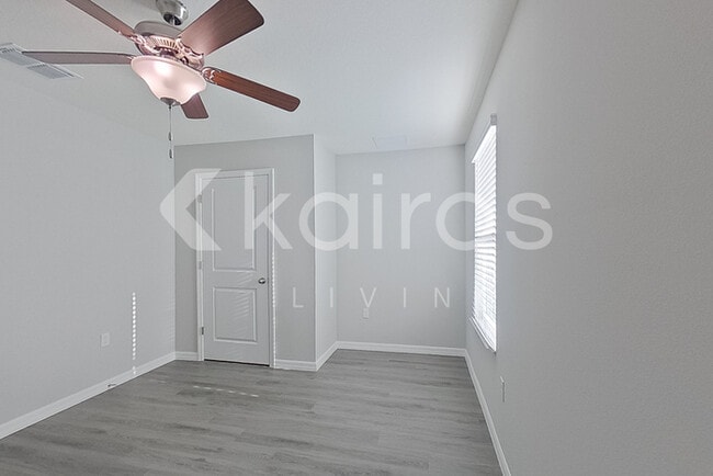Building Photo - 8634 SW 43rd Ter
