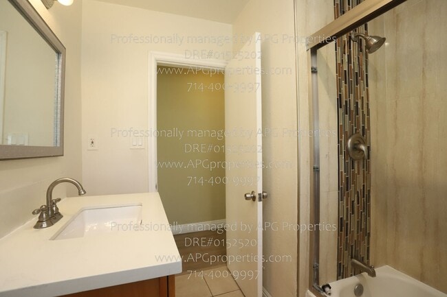 Building Photo - 722 S Hacienda St