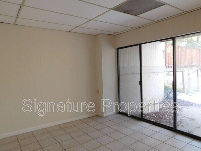 Building Photo - 10192 Iron Mill Rd