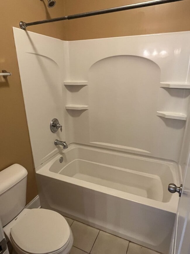 Building Photo - Stunning 6 Bedroom home in South Charlotte...