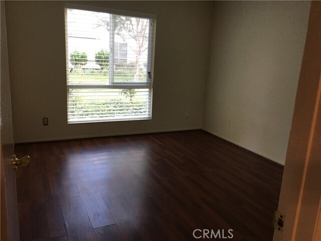 Building Photo - 2871 S Fairview St