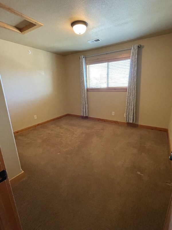 Building Photo - 275 Carina Cir