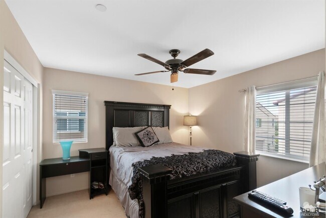 Building Photo - 3 Bed 2.5 Bath Spanish Walk Villa Palm Desert