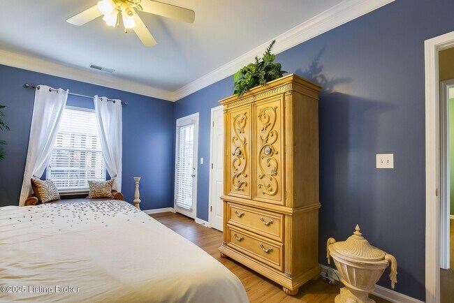 Building Photo - 203 S Dorsey Ln