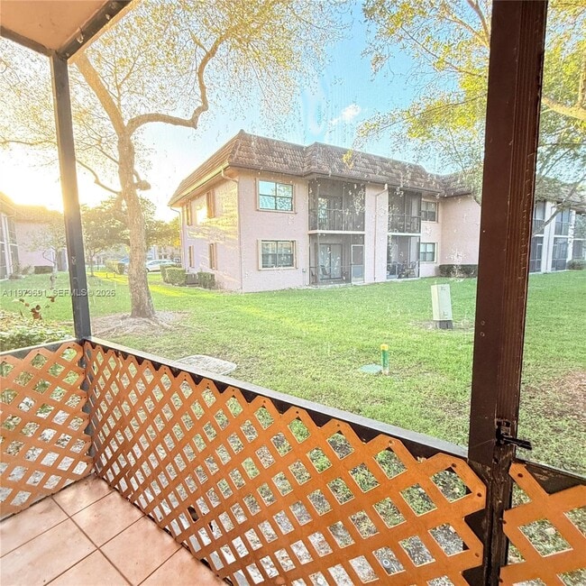 Building Photo - 10541 NW 10th St