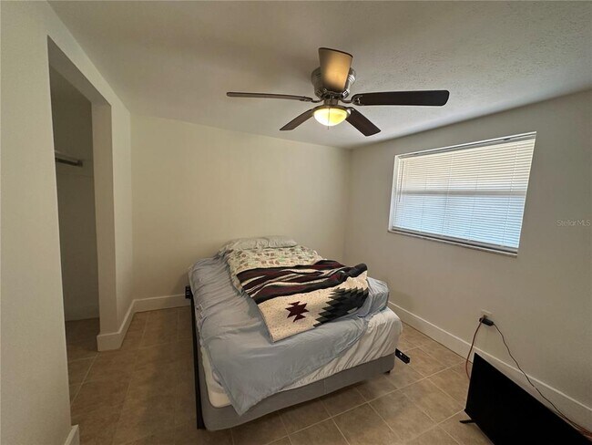 Building Photo - 918 E 121st Ave