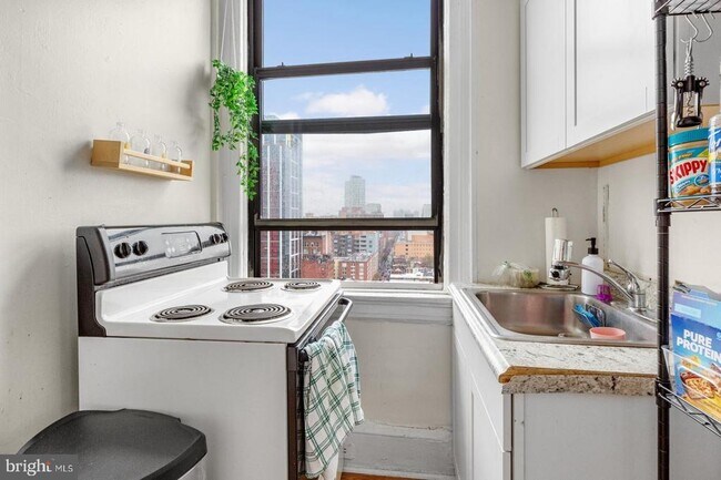 Building Photo - 1324 Locust St