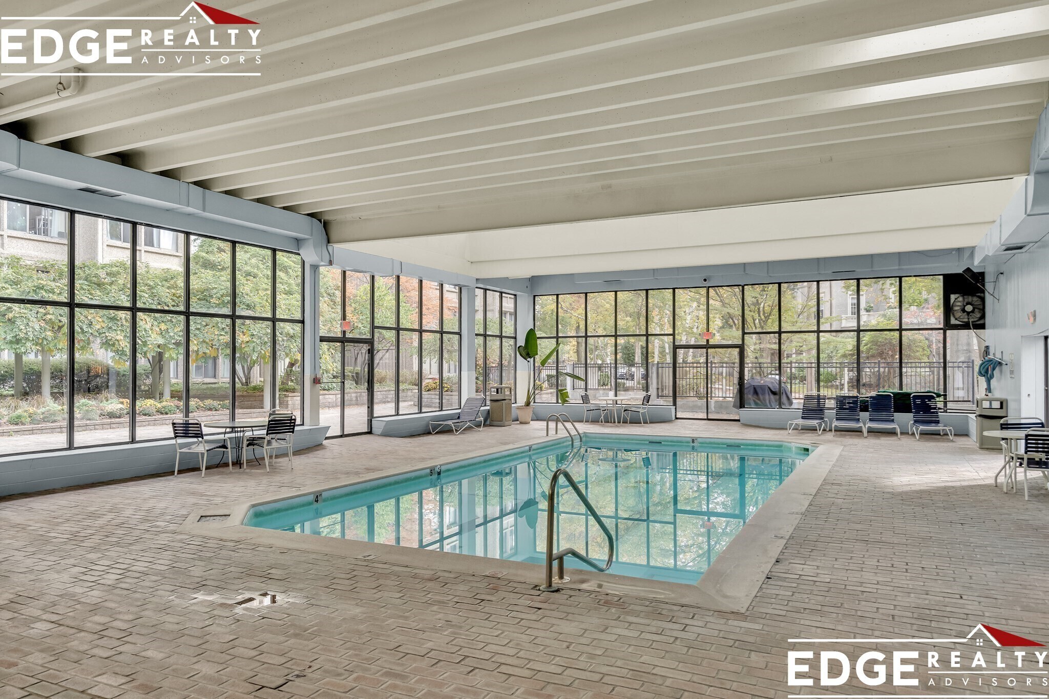 Building Photo - 1731 Beacon St