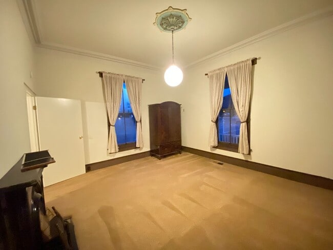 Building Photo - 190 W K St