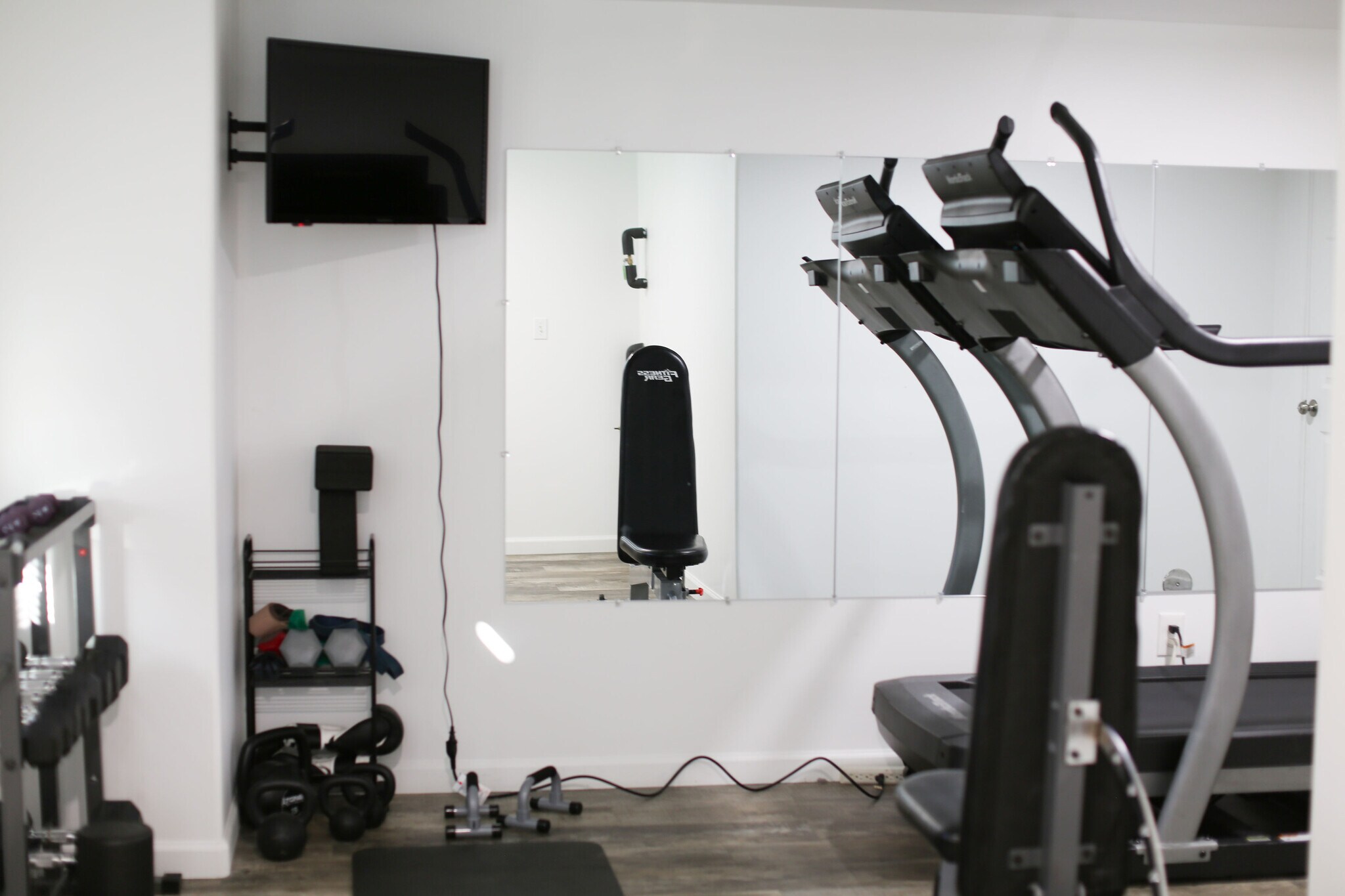 Bonus room with full wall mirrors - 15458 SW Mallard Dr