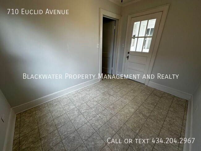 Building Photo - Adorable 3 Bedroom Home off Fort Avenue!