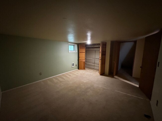 Building Photo - 2 Bedroom + Bonus Room + Loft Hansville Ho...