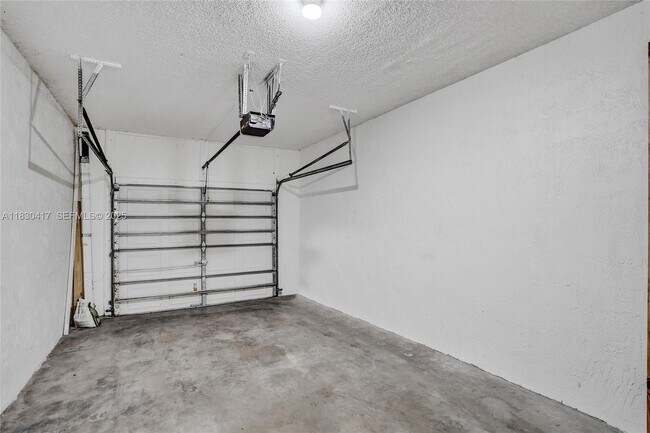 Building Photo - 1210 Sorrento Dr