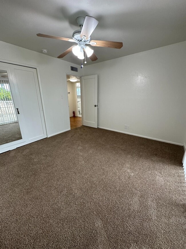 Building Photo - 707 N Villa Ave