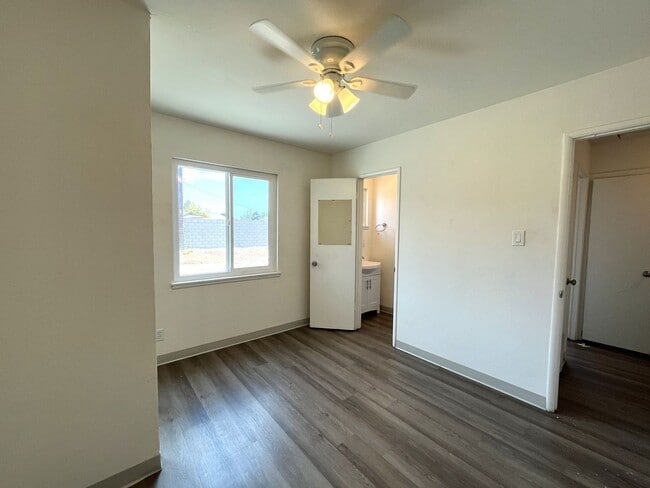 Building Photo - 12728 Linnell Ave