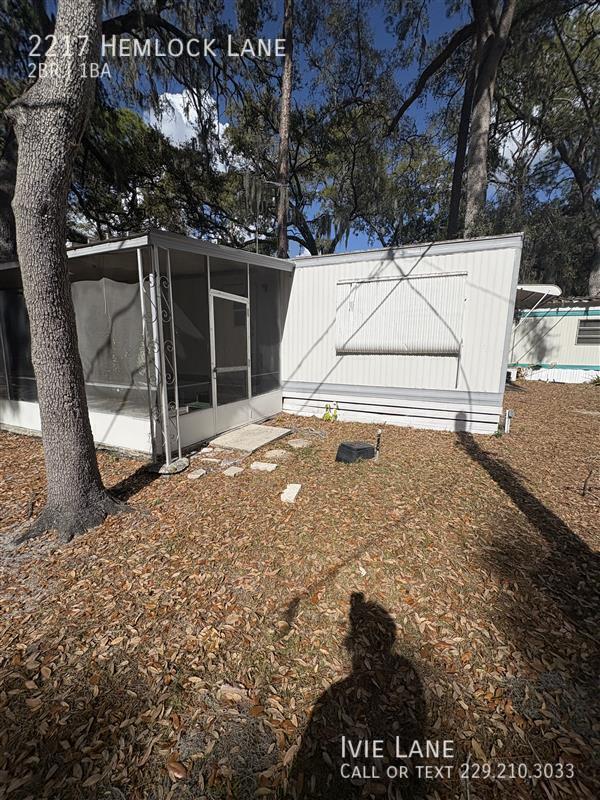 Building Photo - 2217 Hemlock Ln