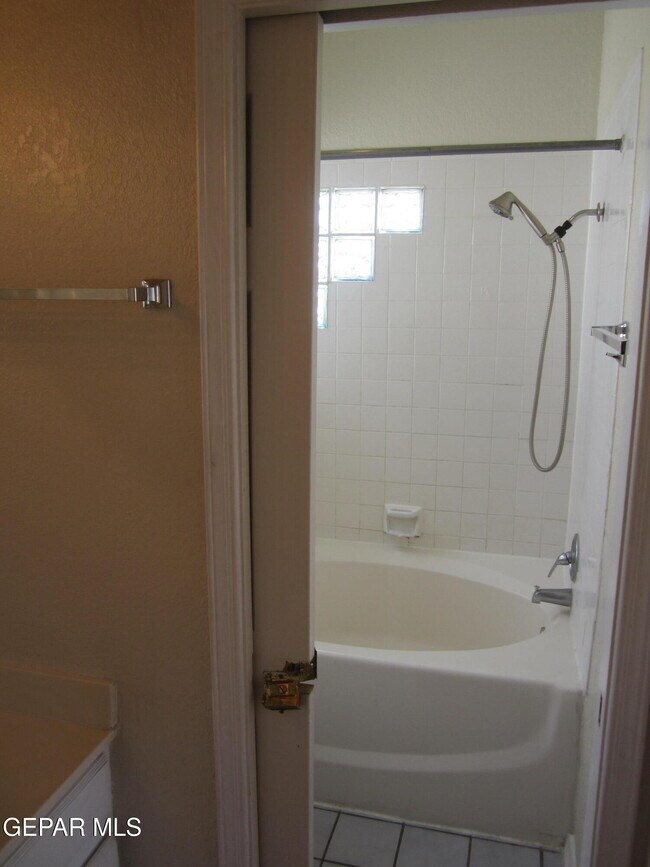 Building Photo - 6924 Imperial Ridge Dr