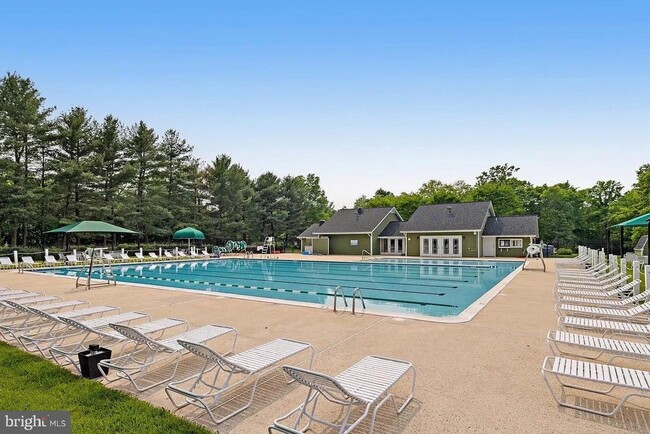 Building Photo - 37 Alden Ct