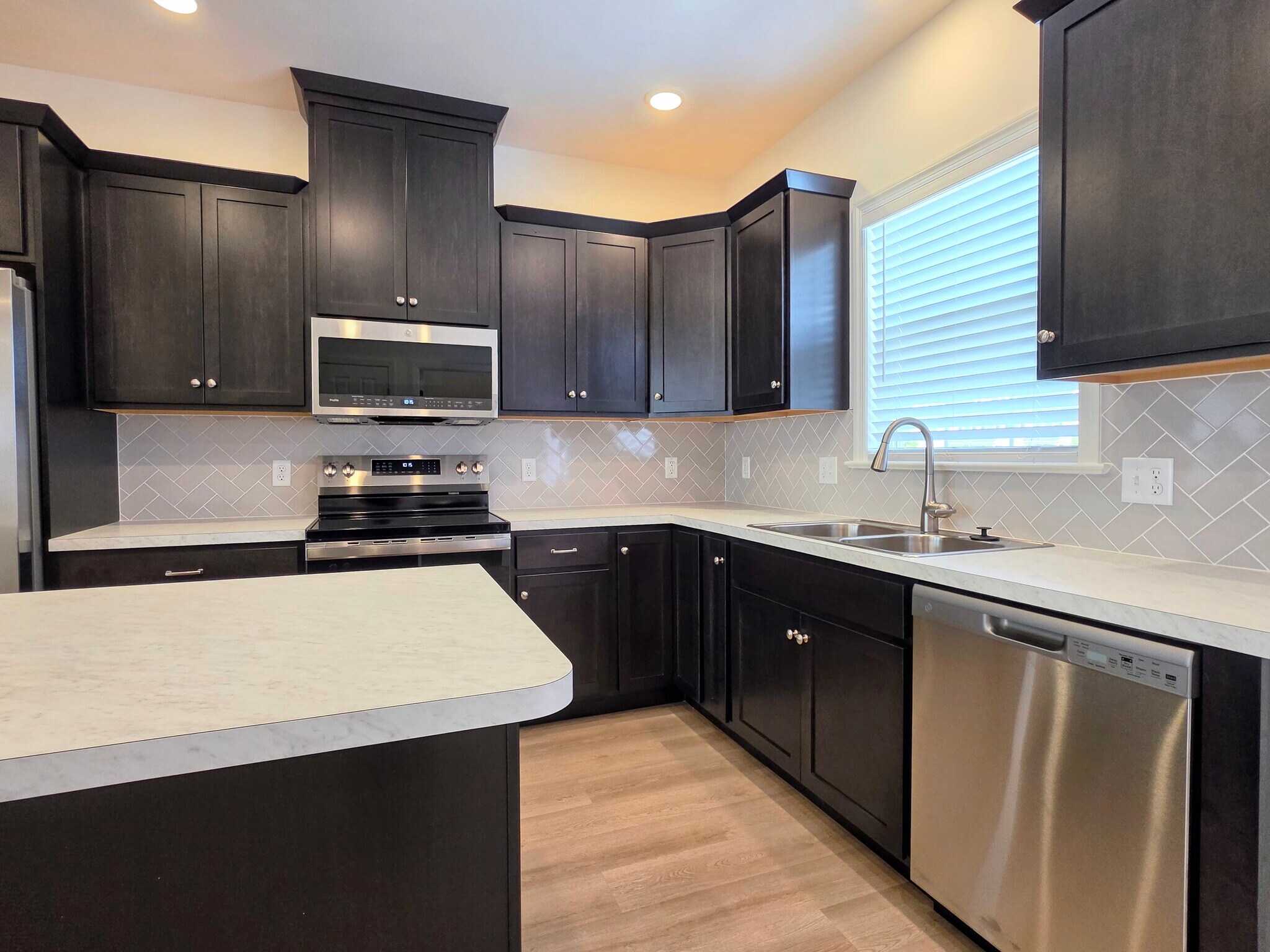 Building Photo - 2449 Spring Water Cir