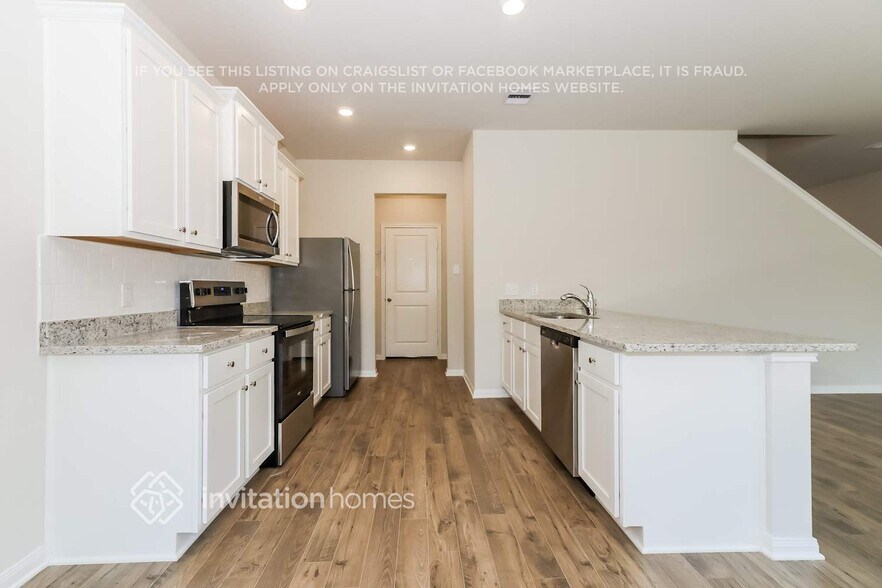 Building Photo - 8206 Sunberry Shadow Dr