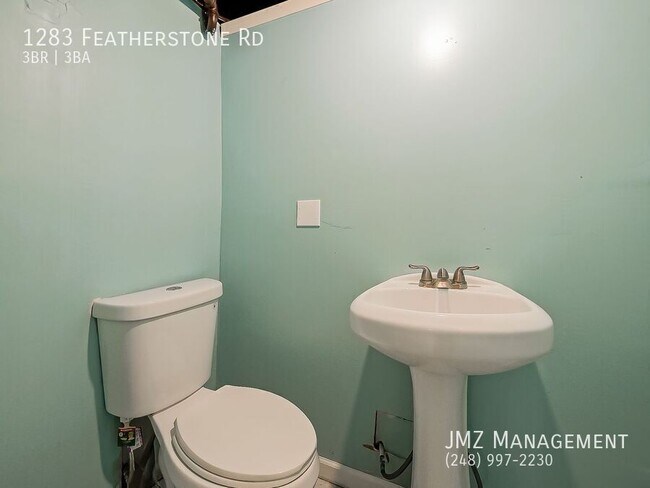 Building Photo - 1283 Featherstone Rd