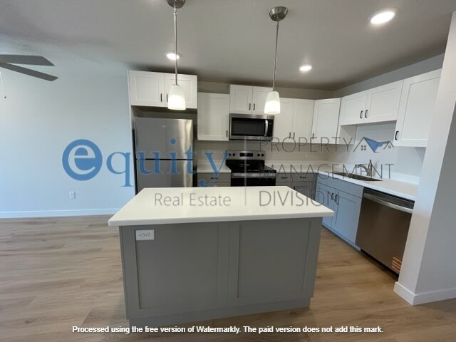 Building Photo - 1032 E 400 S