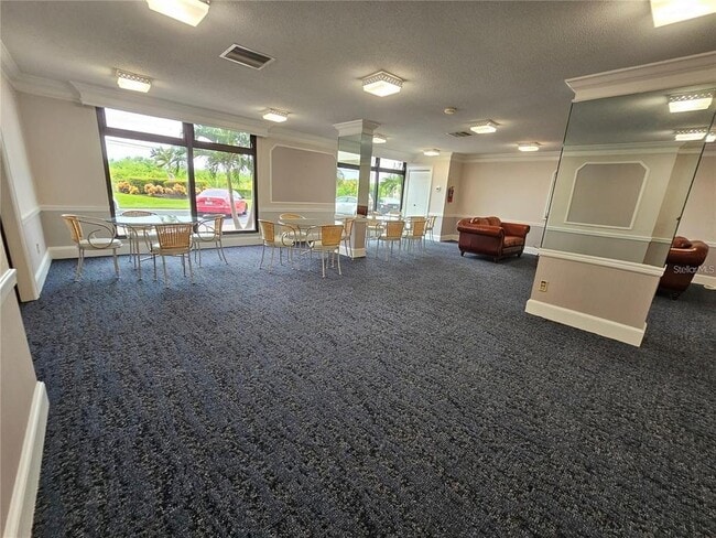 Building Photo - 7100 Sunshine Skyway Ln S