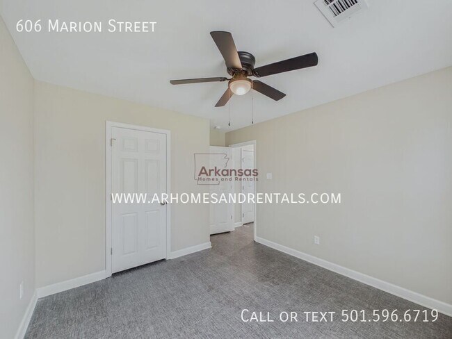 Building Photo - 606 Marion St