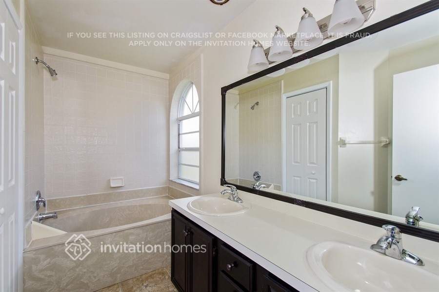 Building Photo - 1021 Kelly Creek Cir