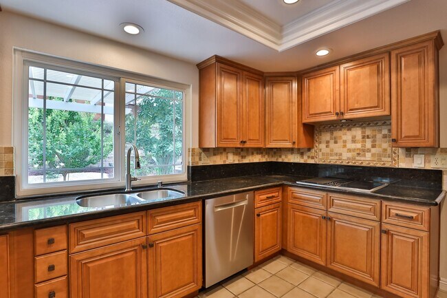 Building Photo - Spacious 3-Bedroom Scripps Ranch Home