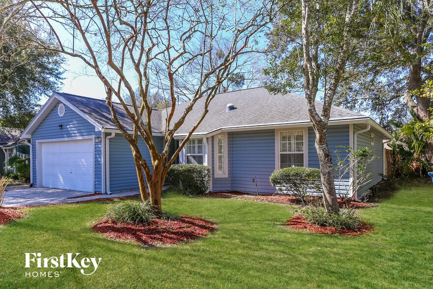 Building Photo - 1734 Chandelier Cir E