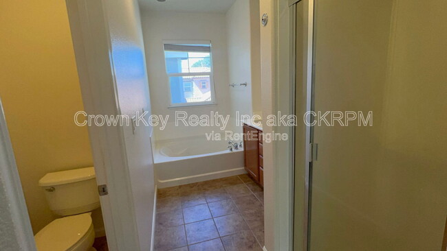 Building Photo - 151 W Saltillo Ln