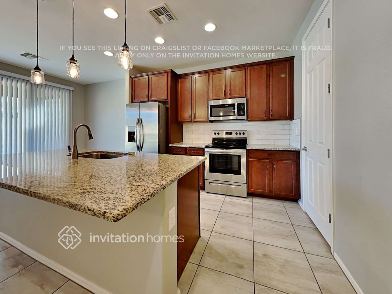 Building Photo - 4465 Kirkland Ave