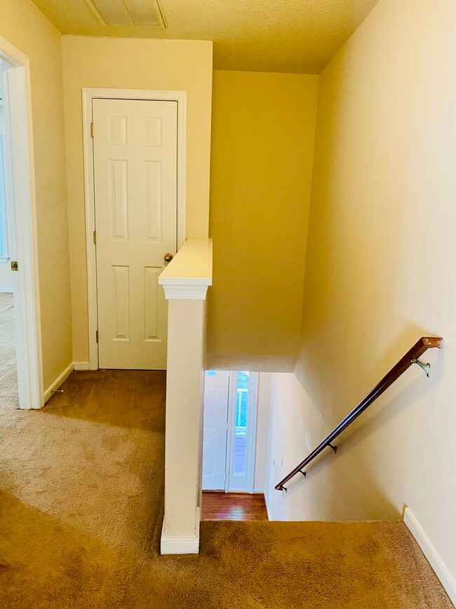 Building Photo - Beautiful and Spacious 3bdrm/2.5bth Home Conveniently Located in Chesterfield County!!