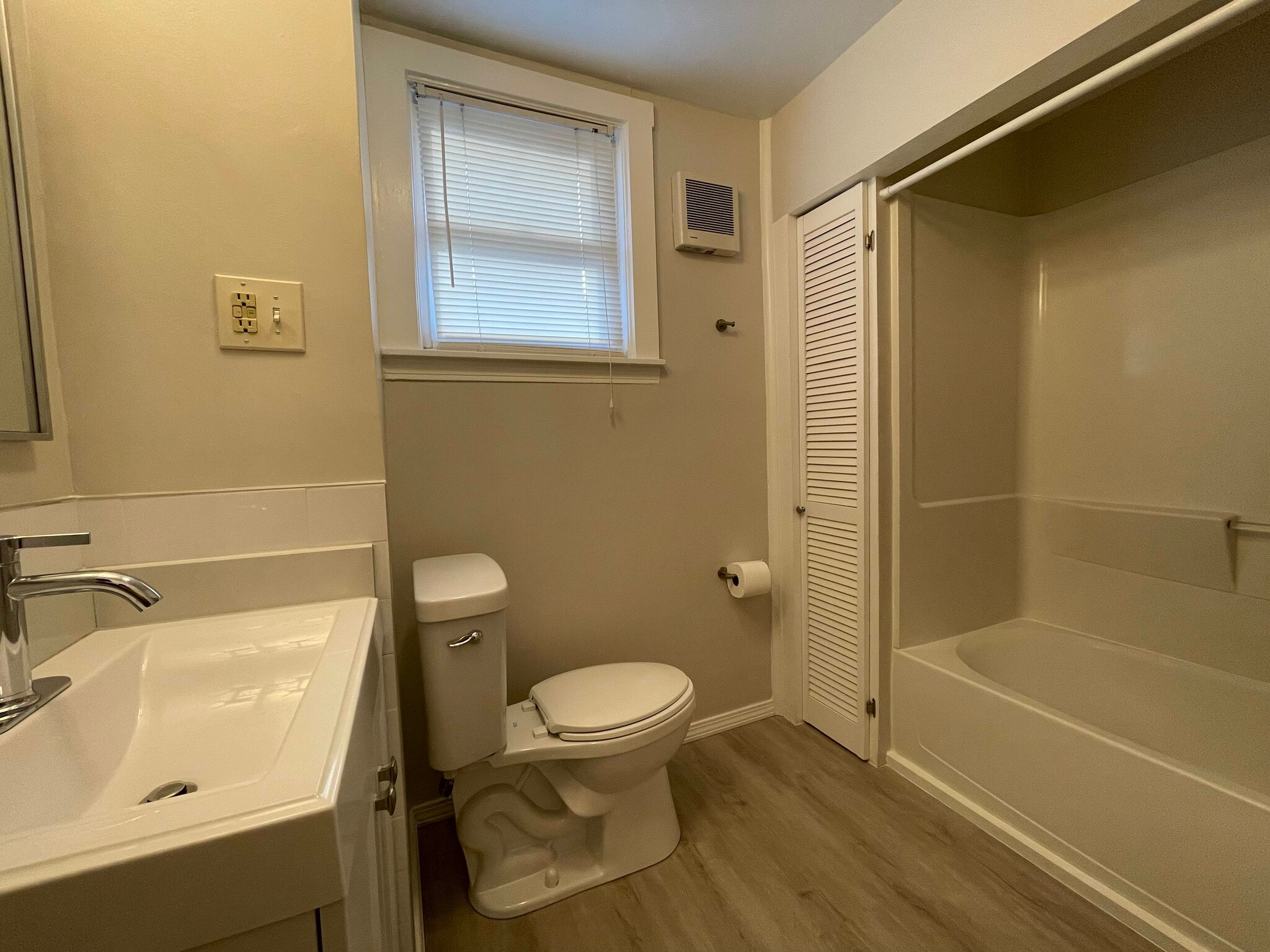 Bathroom 1 (view 2) - 11 Maple Cir
